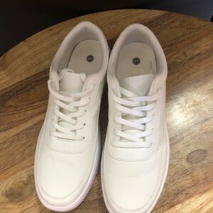 Men's White Casual Sneakers
